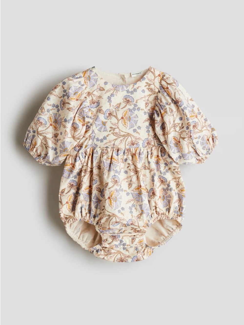 H&M Adorables Cotton Poplin Romper in Beige Floral with matching hat